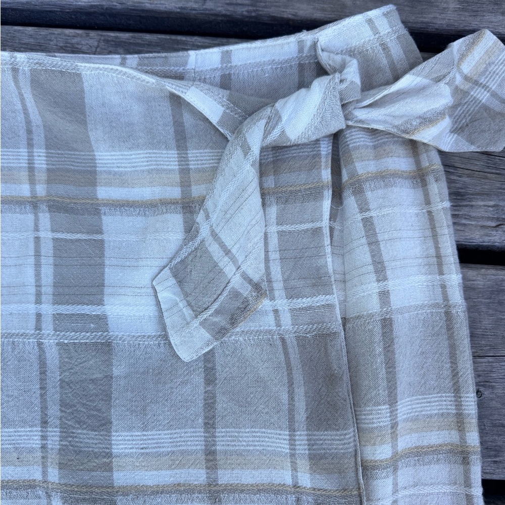 Vintage Express plaid wrap skirt. Mini. Size 6